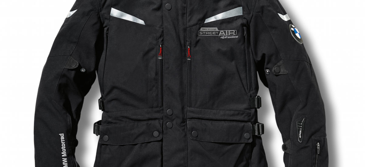 Et voici la version BMW de l’airbag moto, made by Alpinestars