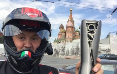 La torche Ducati passe à Laurent Cochet, direction Vladivostok :: Aventure