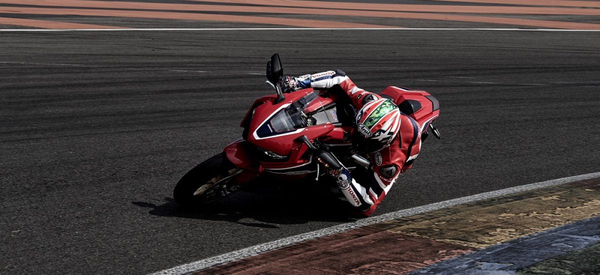 La nouvelle Honda Fireblade, la lame retrouve tout son tranchant!