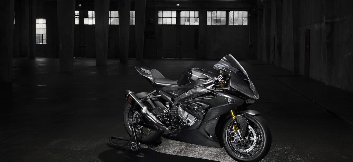 BMW offre un aperçu de la future sportive HP4 en carbone
