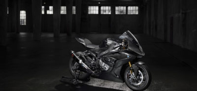 BMW offre un aperçu de la future sportive HP4 en carbone :: Prototype