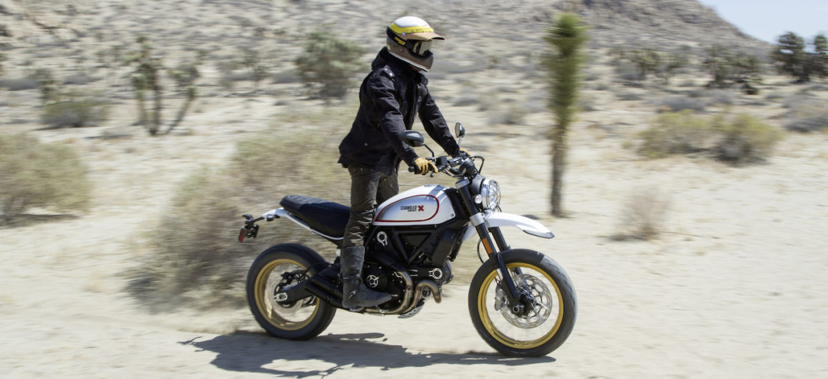 Et voici le Scrambler Ducati  pour aller sauter dans les dunes