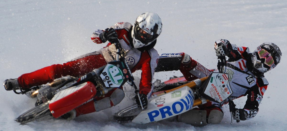 Une course de moto sur glace en janvier 2017 à Champex