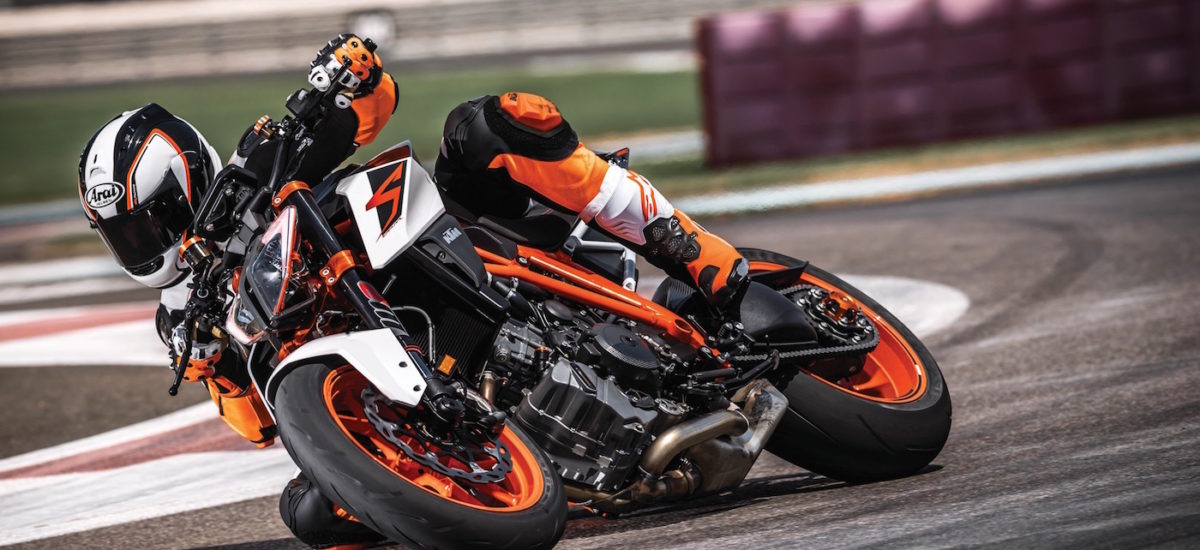 KTM pousse la bestiale Super Duke R encore un peu plus loin