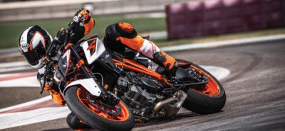 KTM pousse la bestiale Super Duke R encore un peu plus loin :: Nouveautés 2017