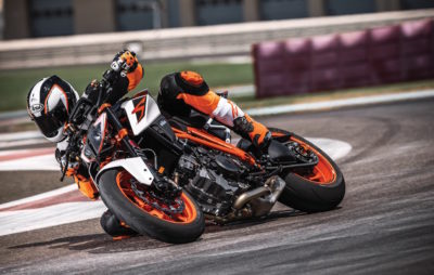 KTM pousse la bestiale Super Duke R encore un peu plus loin :: Nouveautés 2017