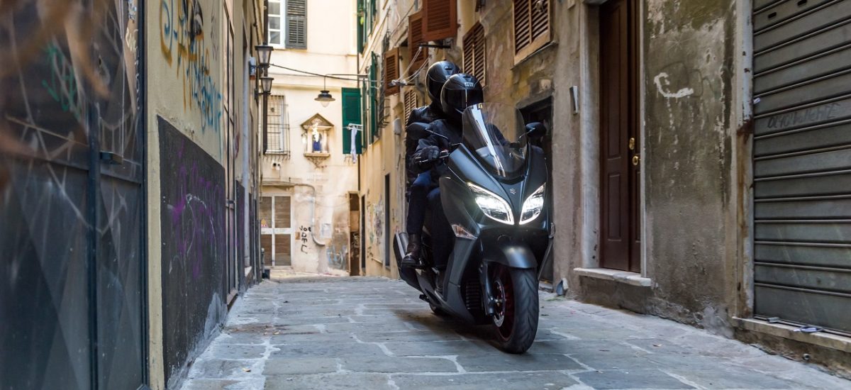 Le Burgman 400, père de tous les maxi-scooters, remis à jour