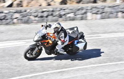 Belle évolution pour l’affûtée 1090, l’Adventure plus simple :: Test KTM