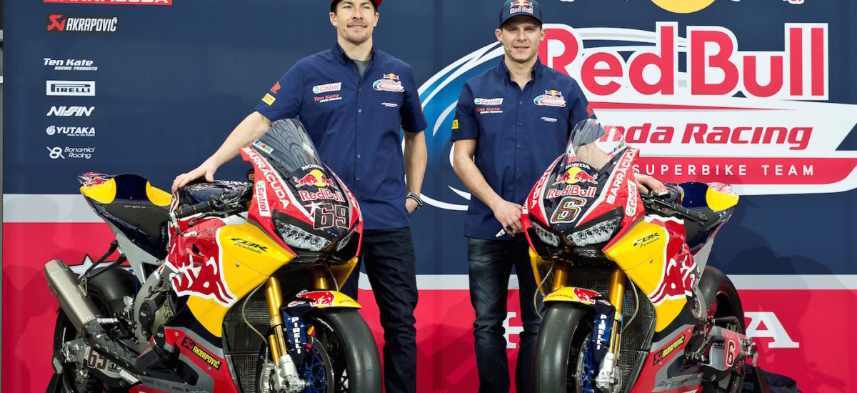 Le team Honda aux couleurs Red Bull, avec la Fireblade SP2