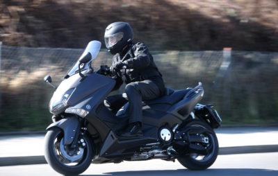 Le TMAX gagne le sigle 530 et fait un nouveau pas en avant :: Test Yamaha