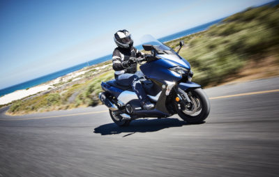 Le TMAX nouveau s’est embourgeoisé, mais reste un vrai sportif :: Test Yamaha