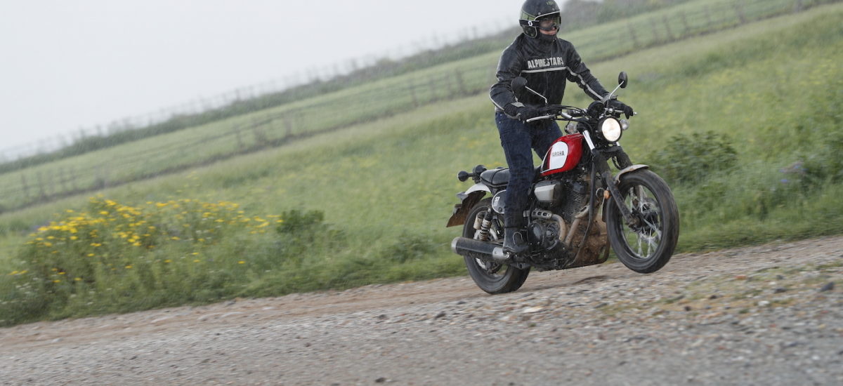 La SCR 950, un Cruiser qui s’essaie au Scrambler