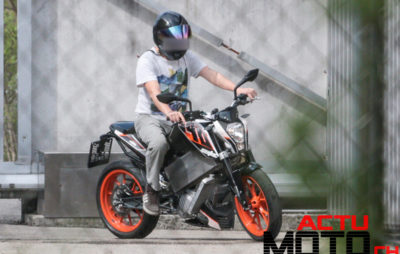KTM teste une moto de route électrique, sur base de 390 Duke :: Prototype