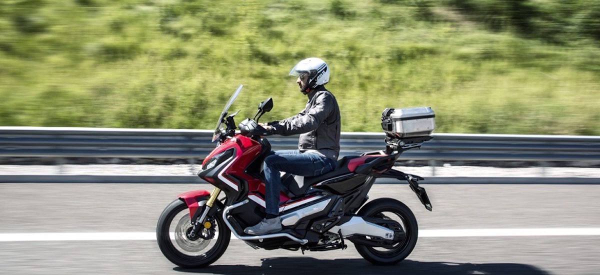 Givi invente le top-case qui devient une valise avec des roulettes