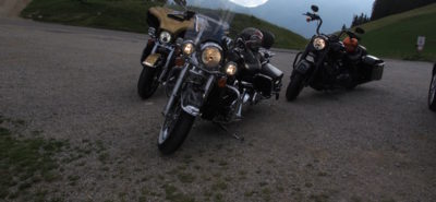 La patrouille actumoto.ch l’a (presque) fait: 37 cols en Harley en 24 heures :: Endurance et navigation sur route