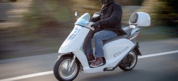 La Ville de Lausanne teste un scooter électrique français, jusqu&rsquo;ici avec succès