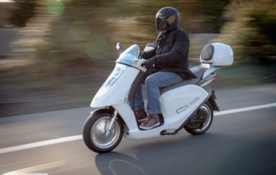 La Ville de Lausanne teste un scooter électrique français, jusqu’ici avec succès :: Mobilité durable