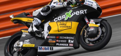 Tom Lüthi fait un highside pendant que son rival décroche la pole :: Moto2 Sepang