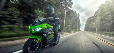 Née pour la route, la nouvelle Ninja 400 transpire l’ADN de la piste :: Nouveauté 2018