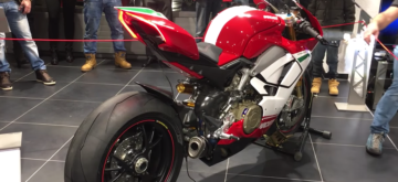 Le moteur de la Ducati Panigale V4 en action chez Desmobike