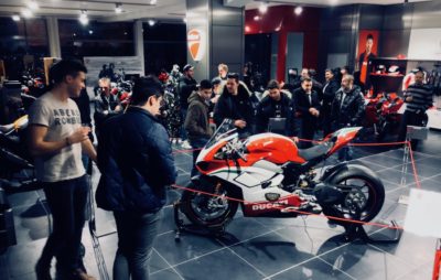 La nouvelle Ducati Panigale V4 fait le tour de Suisse et scotche le public :: Nouveauté 2018