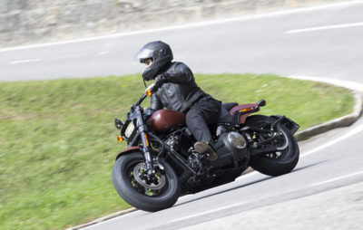 Harley pour nous les filles? Screw it, let’s ride sur une Fat Bob :: Test Harley-Davidson