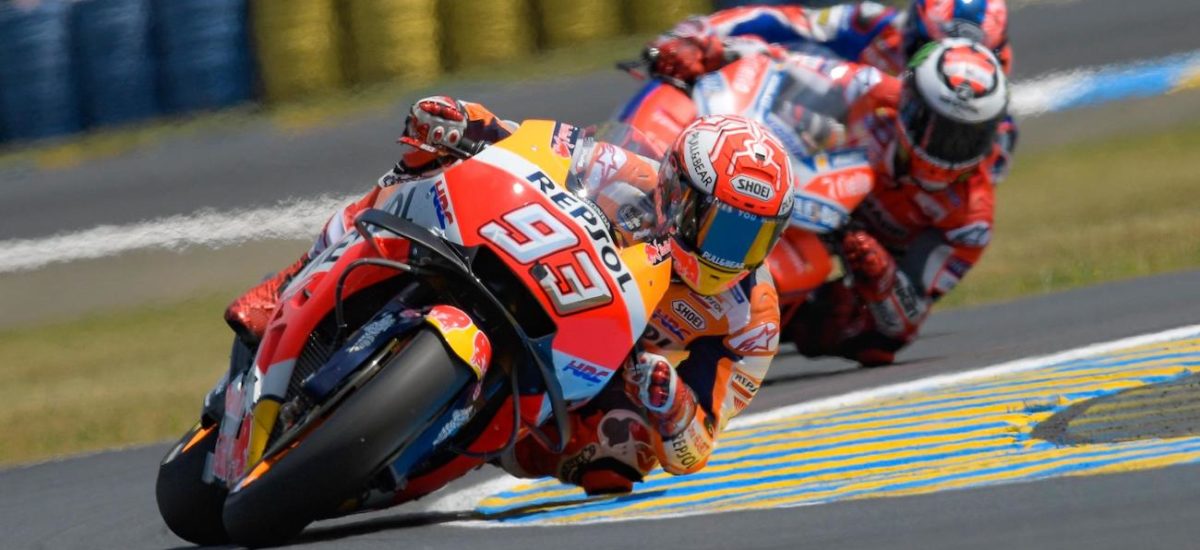 Marquez frappe un coup au Mans, tandis que trois de ses rivaux mordent le bitume