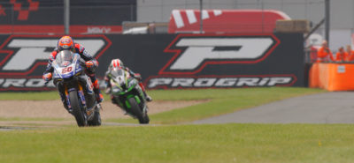 Van der Mark double la mise pendant que Razgatlioglu crée une énorme sensation en coiffant Rea :: Superbike Donington course 2