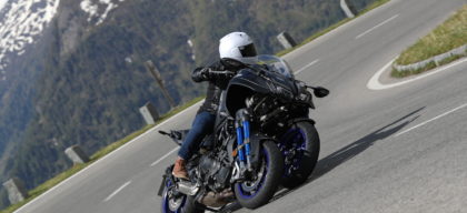 La Yamaha Niken Un Ovni à Trois Roues Sur Les Pentes Autrichiennes