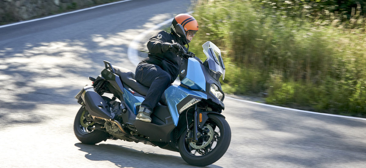 Avec le C 400 X, BMW nous sort un scooter mid-size plutôt sportif