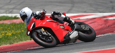 Immersion en zone rouge à bord de la Panigale V4 :: Test Ducati