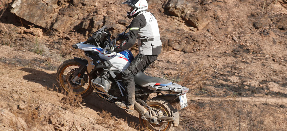 Avec la R 1250 GS, BMW place la barrière (et les soupapes) un cran plus haut