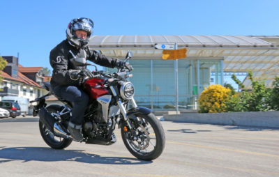 Fine, agile et avec une touche de classe, la Honda CB 300 R :: Test Honda