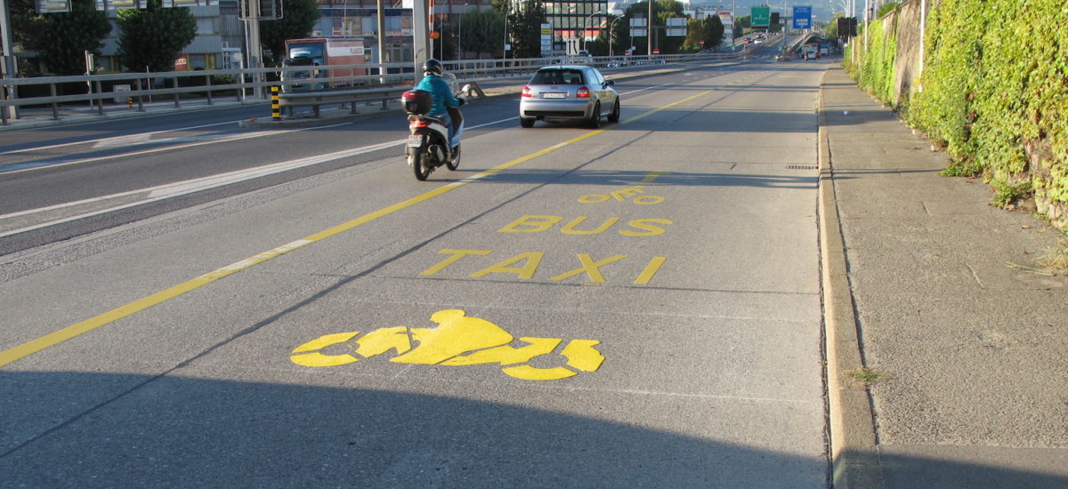A Genève, le monde de la moto s’insurge contre l’arrêt de l’expérience des voies de bus