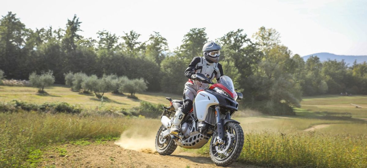 La Multistrada Enduro est devenue plus accessible, la preuve en Toscane