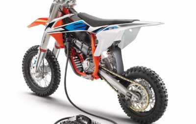 Avec la SX-E 5 et l’EE 5, KTM et Husqvarna se mettent à la mini moto de cross électrique :: Nouveautés 2019