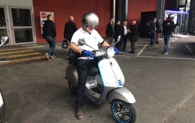 Notre (court) essai de la Vespa Elettrica au salon de Milan :: Vespa