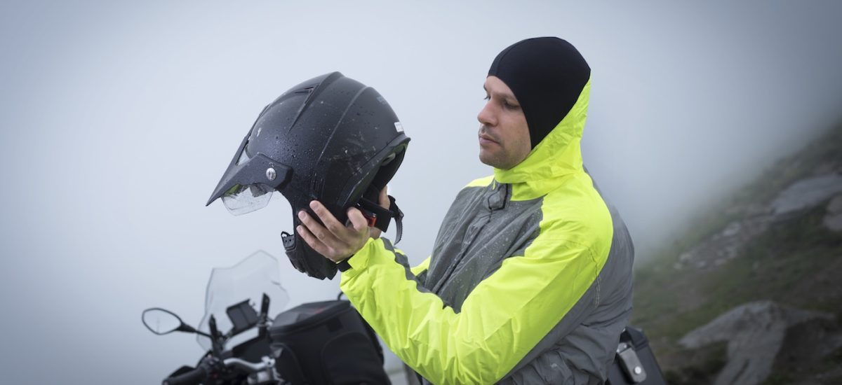 Nouvelles tenues de pluie réfléchissant la lumière chez iXS