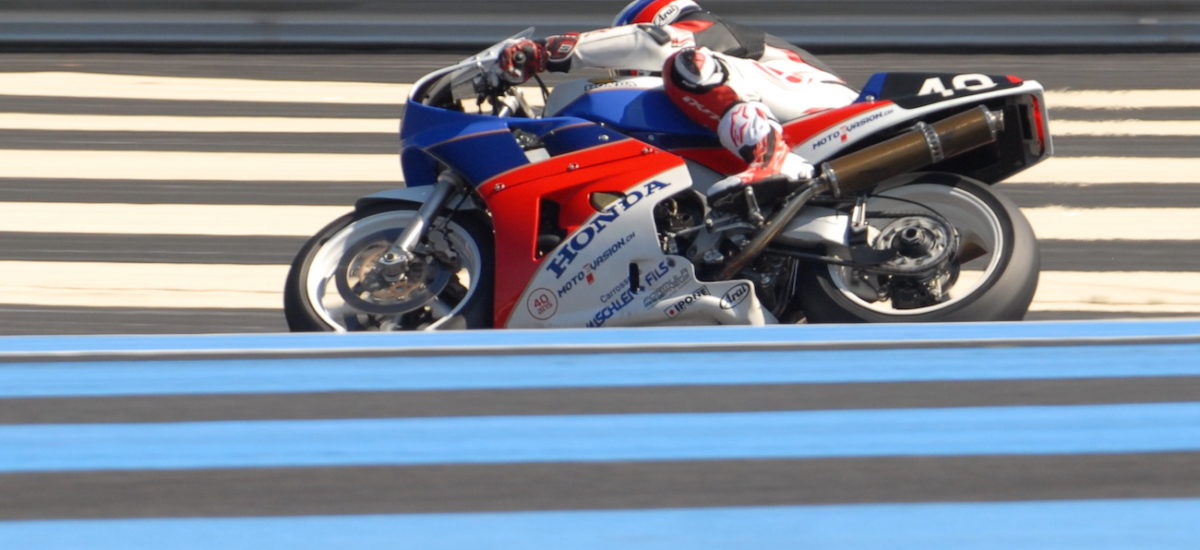 L’épopée de Moto Evasion sur une Honda RC30 au Bol d’Or Classic