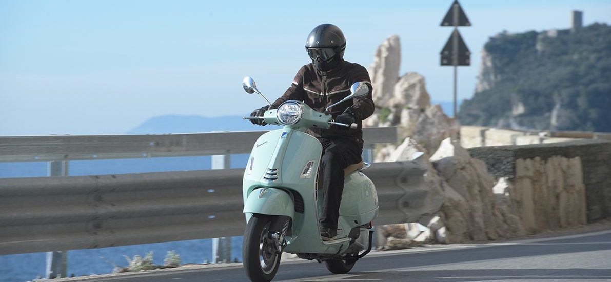 Plus techno, plus perfo, la grande Vespa prend de la hauteur