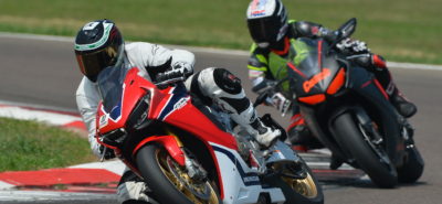 Aller tourner sur circuit, comment s’y initier? :: Pilotage moto