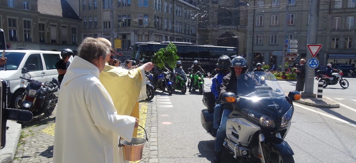 Plus de 1500 motocyclistes en pèlerinage entre le Mouret et Fribourg