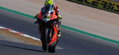 Bautista gagne le duel lors de la seconde course et grignote des points à Rea :: Portimão course II