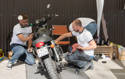 Neuch’Bike, un motard qui fait resplendir votre moto :: Service de nettoyage