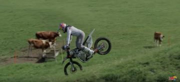 Mat Rebeaud présente le Freestyle suisse, en silence et sur l’herbe