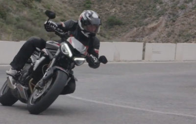 La Triumph Street Triple RS tantôt route tantôt piste :: Streetfighter british