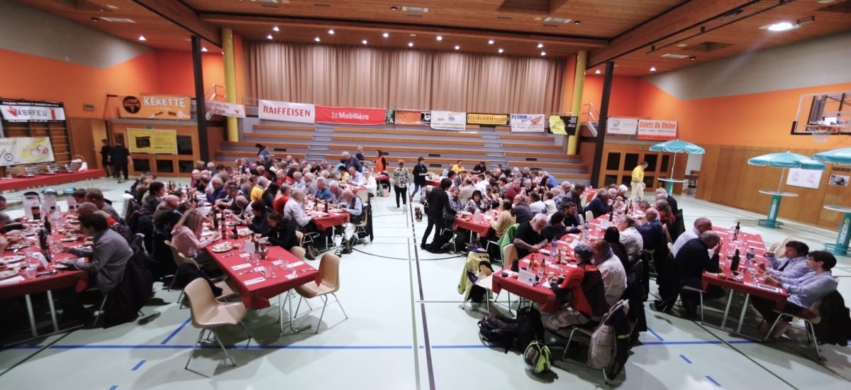 Des champions du voyage honorés à Saint-Maurice par la fédé suisse