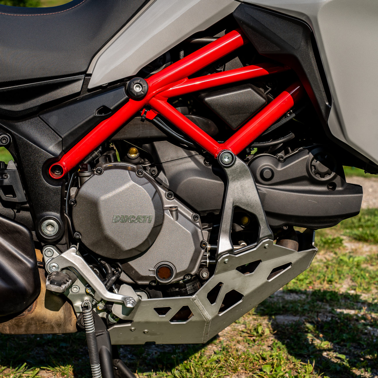 Comparatif Ducati Multistrada 960 S Kawasaki Versys 1000 SE Actumoto.ch (c) Mathias Deshusses