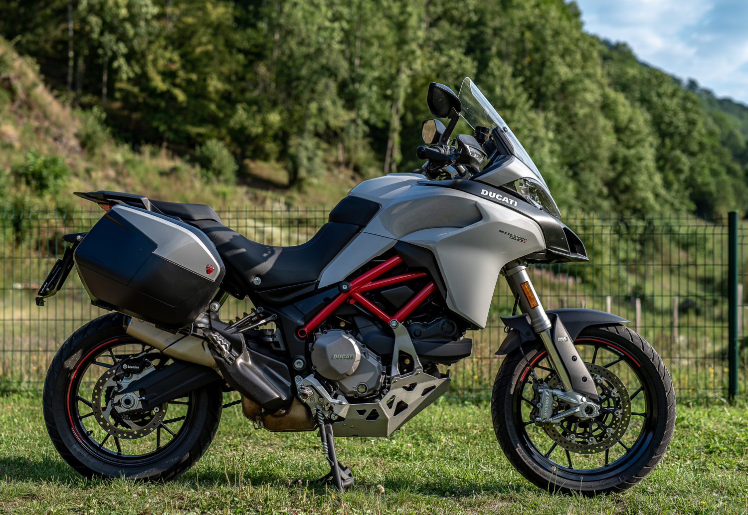 Comparatif Ducati Multistrada 960 S Kawasaki Versys 1000 SE Actumoto.ch (c) Mathias Deshusses