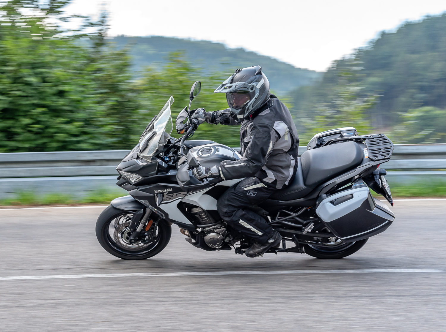 Comparatif Ducati Multistrada 960 S Kawasaki Versys 1000 SE Actumoto.ch (c) Mathias Deshusses